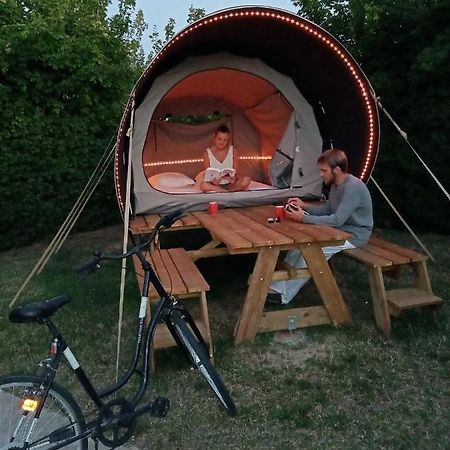 Camping Du Plan D'Eau **** Hotel Saint-Yrieix-sur-Charente Esterno foto