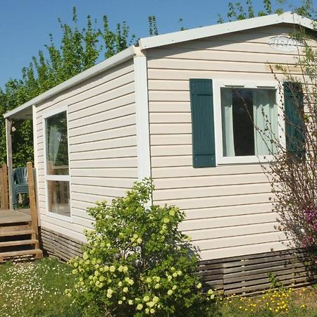 Camping Du Plan D'Eau **** Hotel Saint-Yrieix-sur-Charente Esterno foto