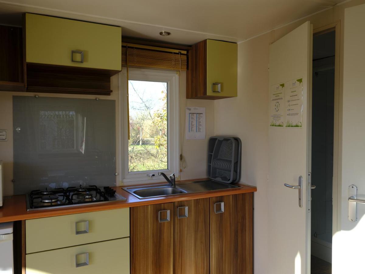 Camping Du Plan D'Eau **** Hotel Saint-Yrieix-sur-Charente Esterno foto