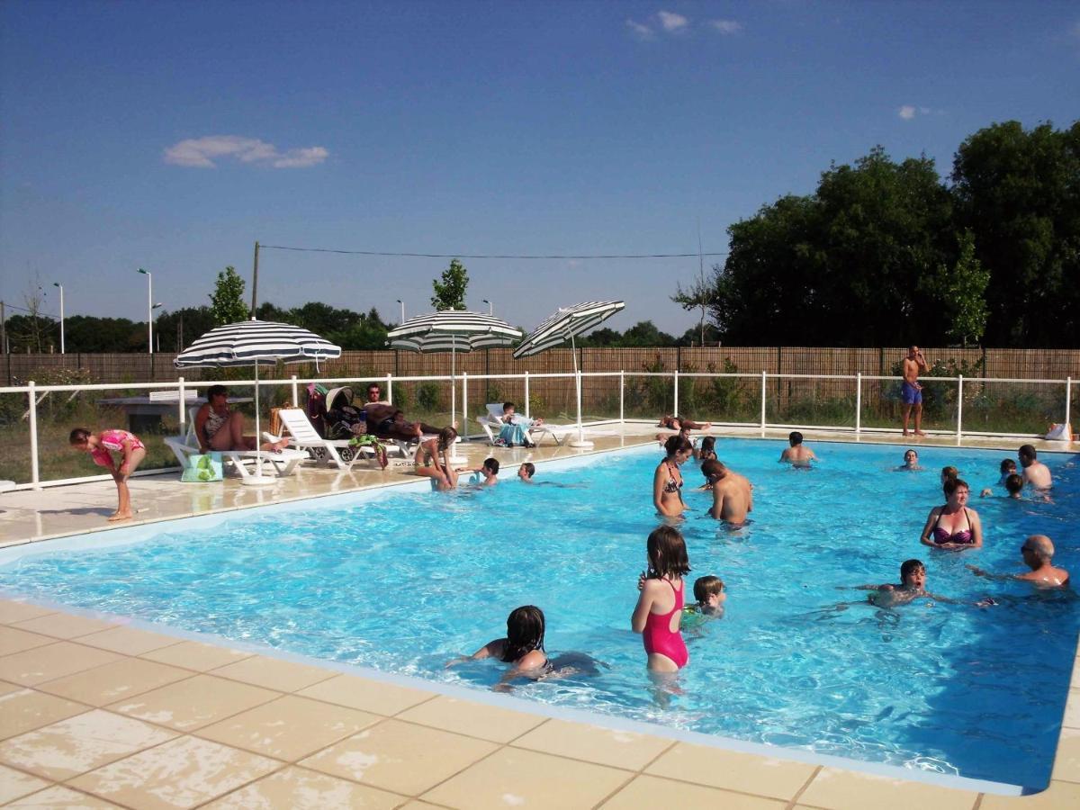 Camping Du Plan D'Eau **** Hotel Saint-Yrieix-sur-Charente Esterno foto