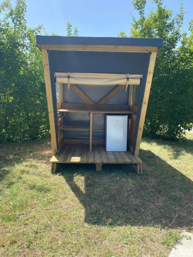 Camping Du Plan D'Eau **** Hotel Saint-Yrieix-sur-Charente Esterno foto
