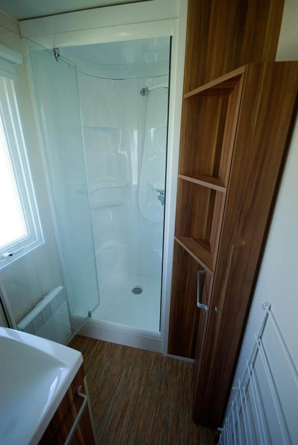 Camping Du Plan D'Eau **** Hotel Saint-Yrieix-sur-Charente Esterno foto