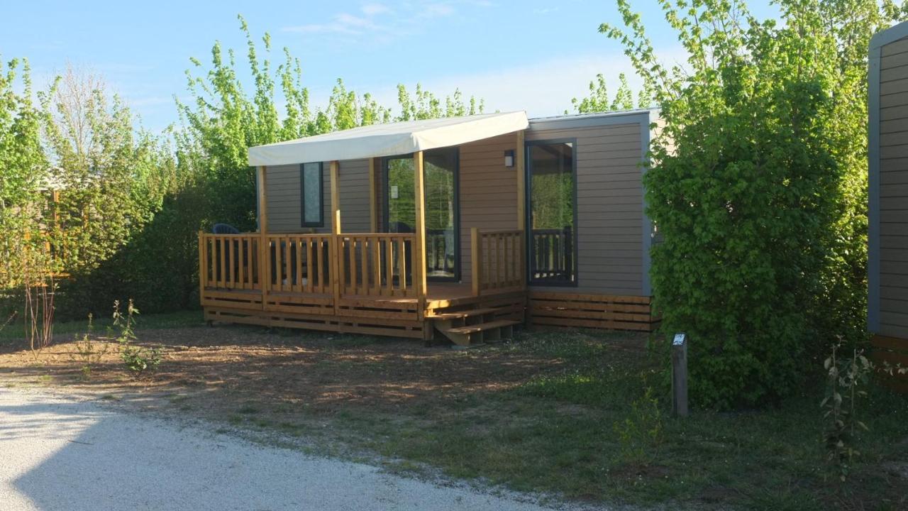 Camping Du Plan D'Eau **** Hotel Saint-Yrieix-sur-Charente Esterno foto