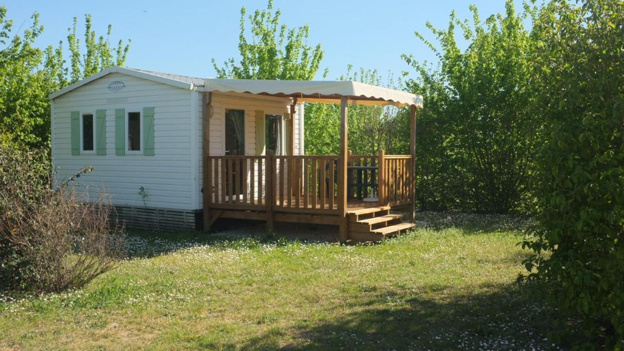 Camping Du Plan D'Eau **** Hotel Saint-Yrieix-sur-Charente Esterno foto