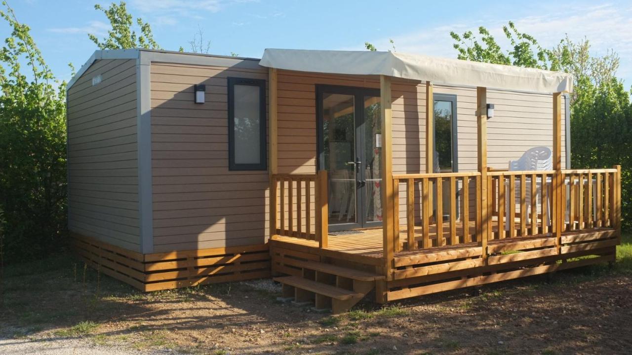 Camping Du Plan D'Eau **** Hotel Saint-Yrieix-sur-Charente Esterno foto